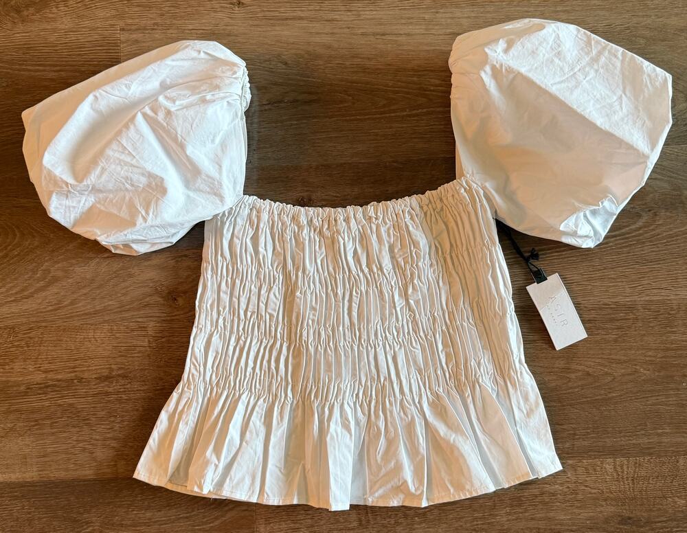 ASTR The Label White Puff Sleeve Smocked Crop Top NWT XS Cotton